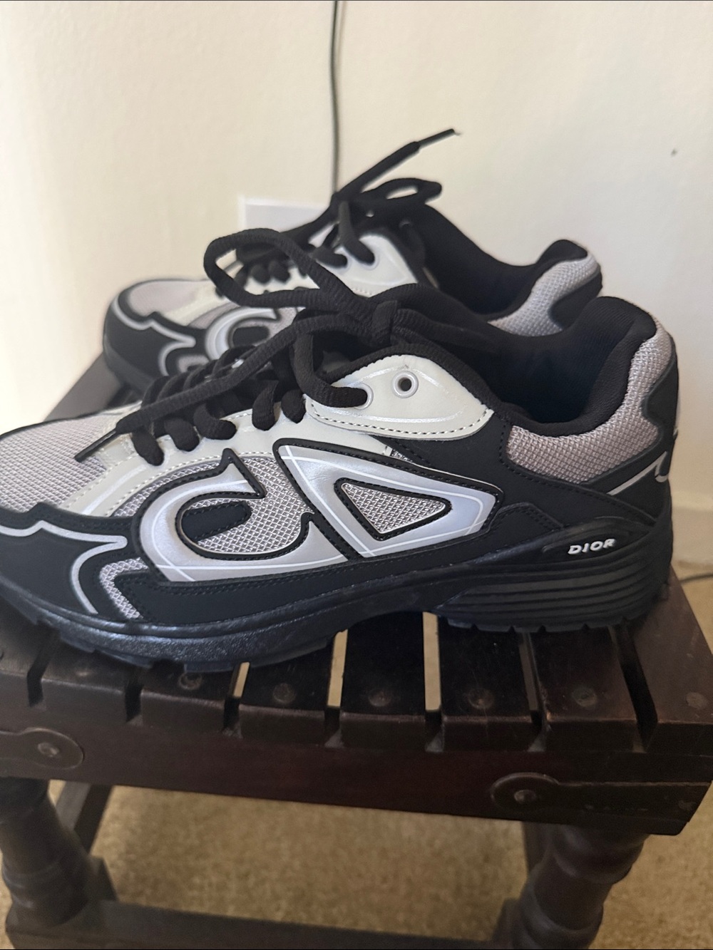 NEW Dior women’s Black and Gray Logo Accent Sneakers 9.5 No Box